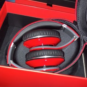 Red Beats heads phones